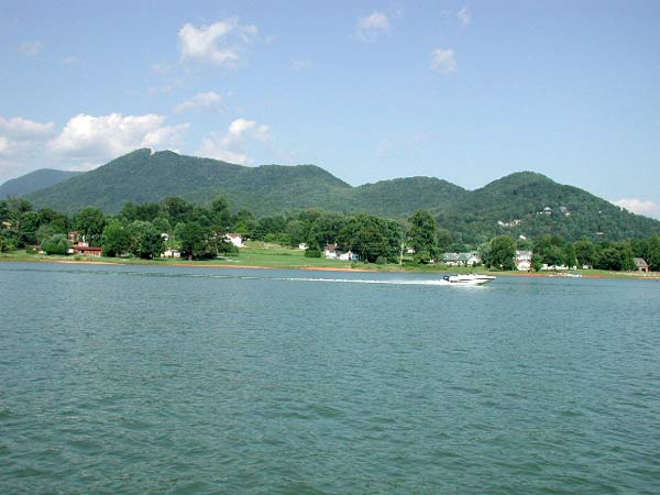 lake chatuge